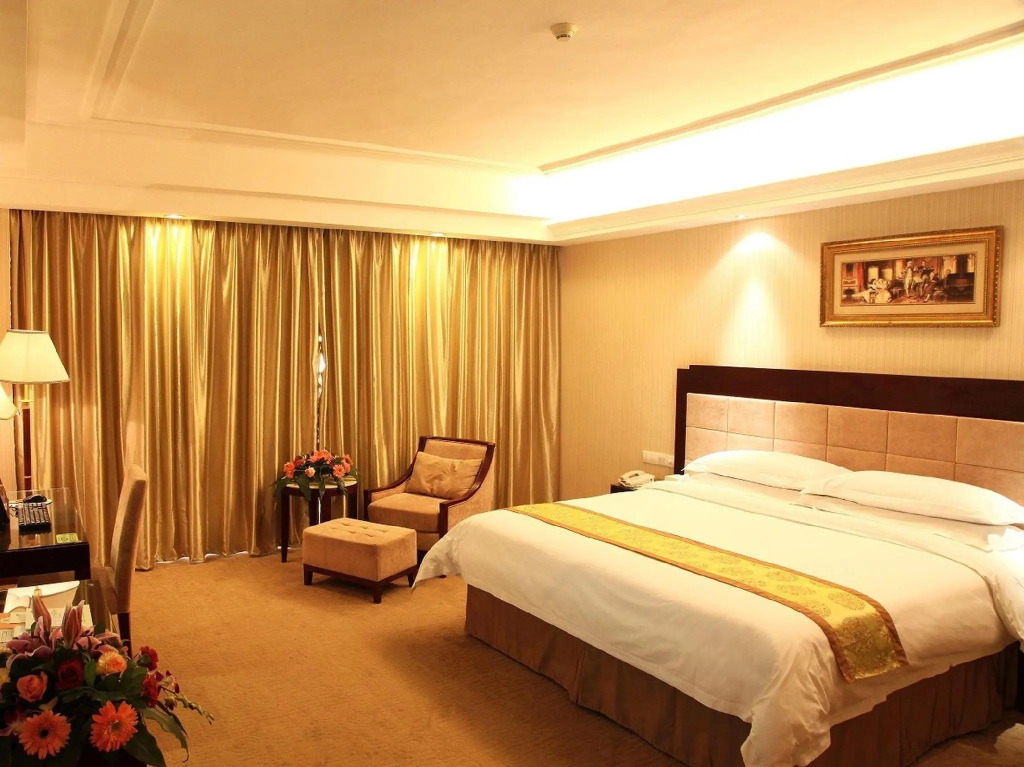 Vienna International Hotel（Guangxi Guilin Yangsuo West Street and Ten-mile Gallery）
