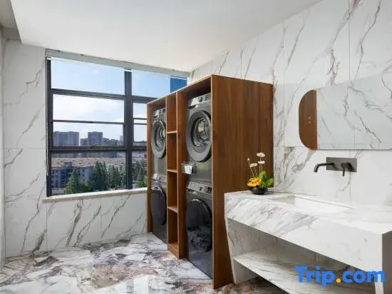Starwood Future Loft Suite Meisu Hotel (Changsha South Railway Station · Duhua Road Metro Branch)