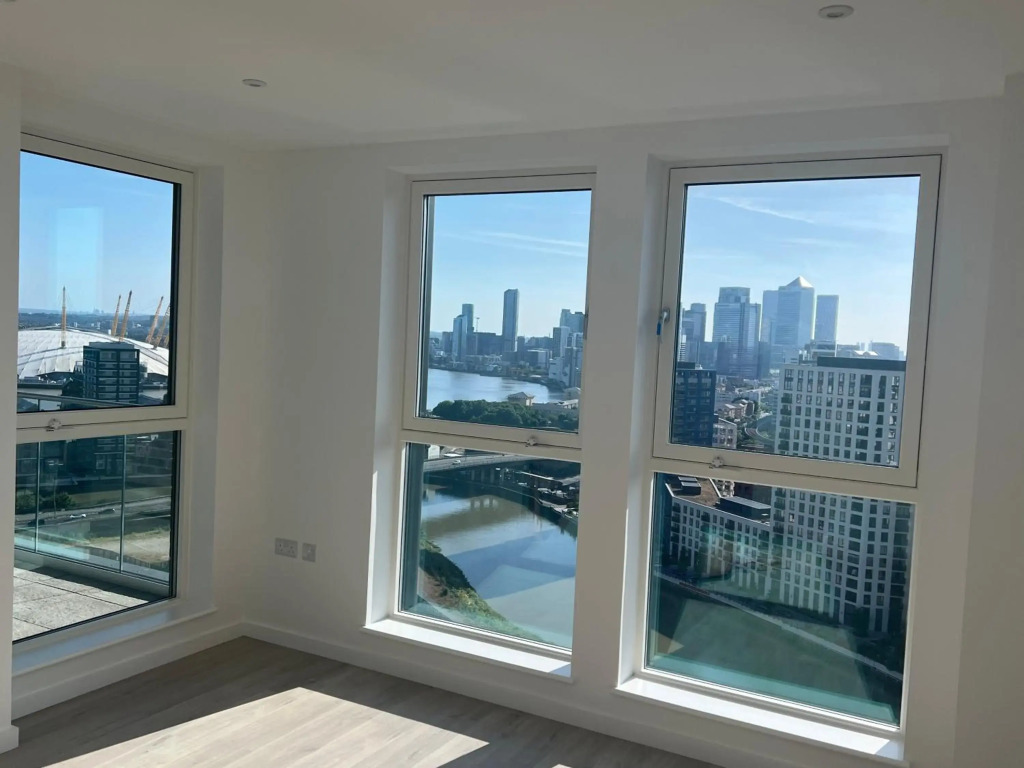 Luxury penthouse with stunning views near Canary Wharf