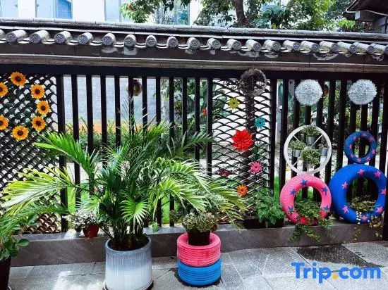 Lazy Getaway Mountain View Resort (Dali Ancient Town Branch