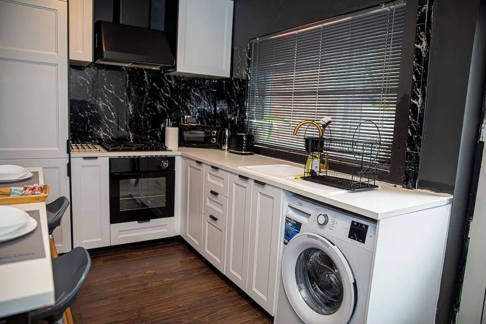 Home in Manchester Near Etihad Stadium - Parking