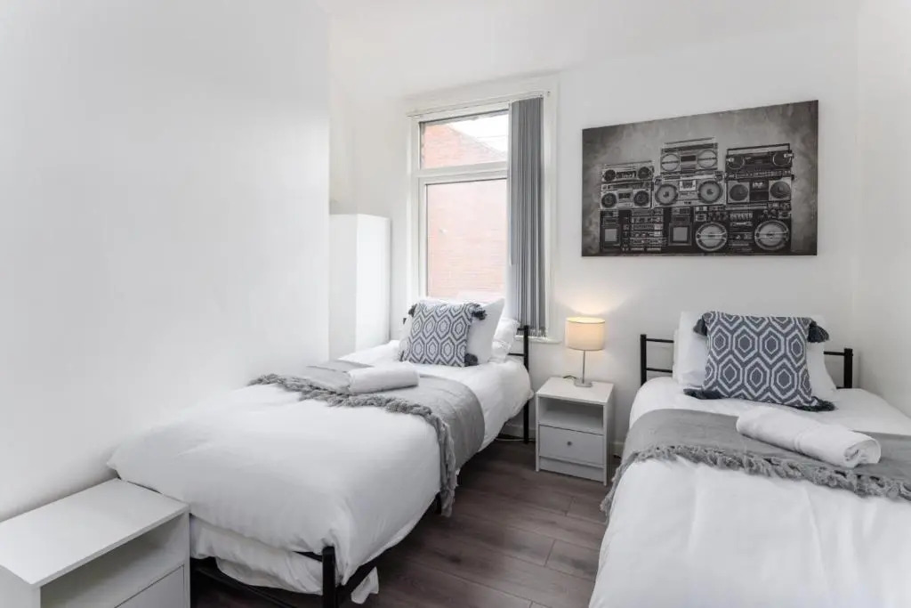 Air Host and Stay - Grafton House amazing view sleeps 6 free parking