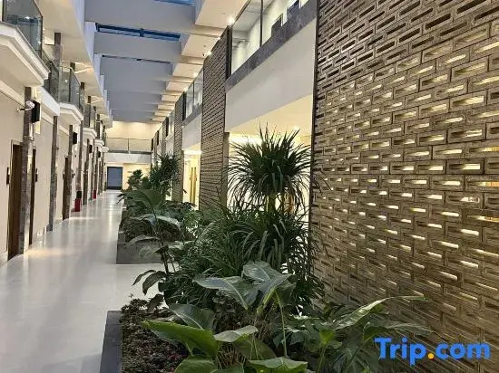 Qin Luxe Qinglefu Courtyard Hotel (High Speed Railway Station Jiaxing Road Food Street)