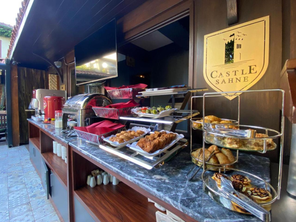 Castle Old Town Hotel