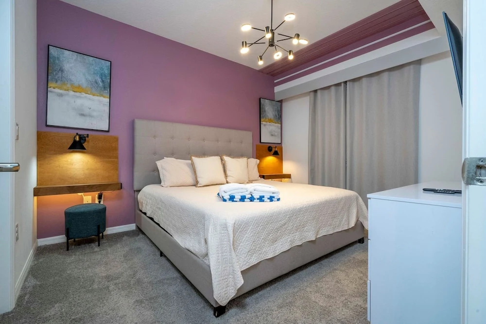 Stylish 2-br Apt Sleeps 7 Near Disney Magic