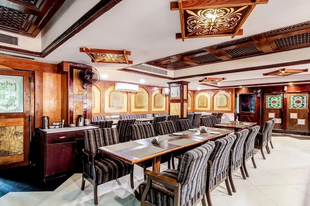 Capital O 49411 Hotel Anmol Continental