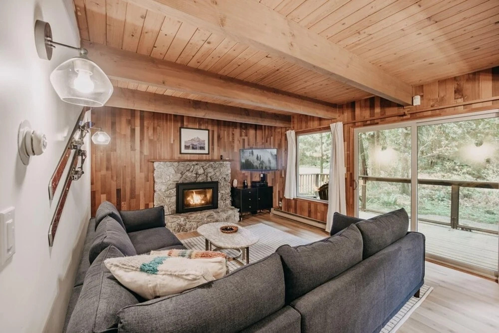 Glacier Springs Cabin 27 - A Private 2-story Pet-friendly Cabin Now With Wifi