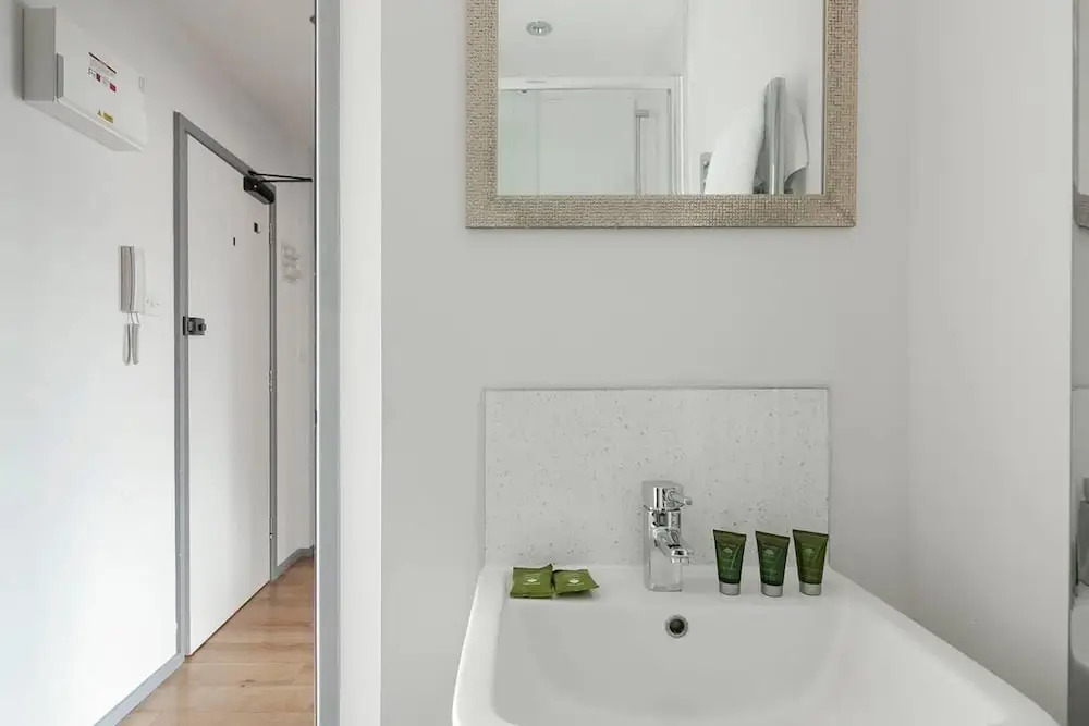 Sparkling Clean 2BR City Centre Apartment