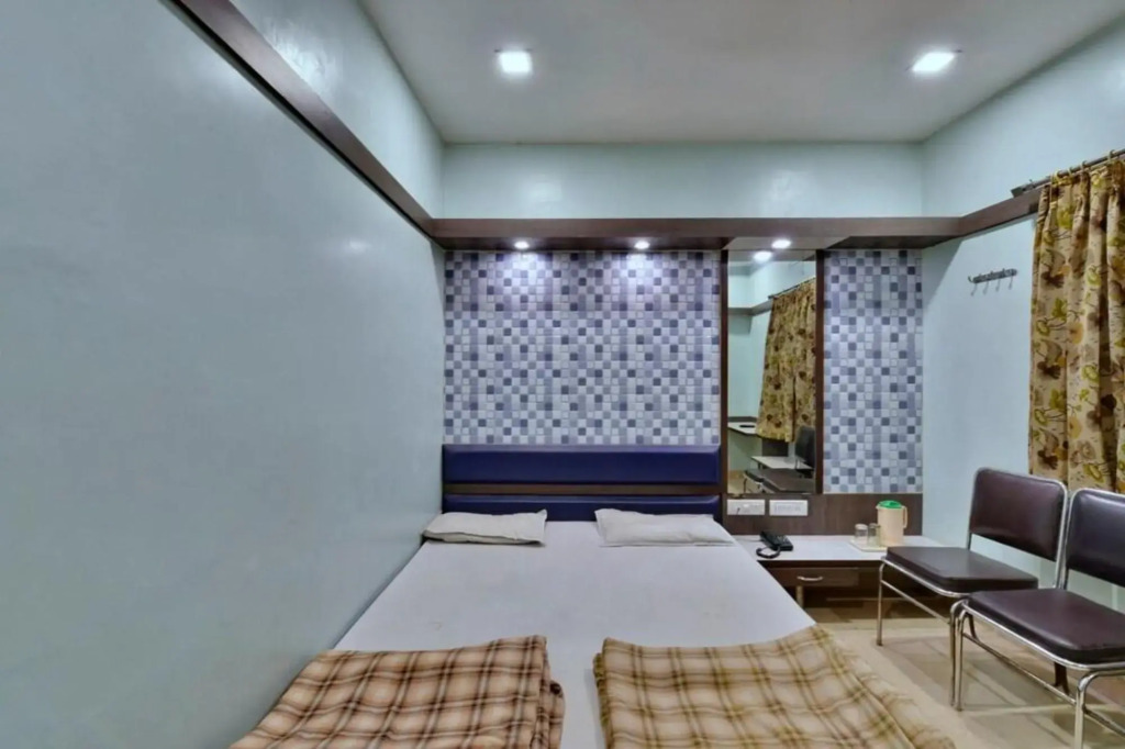 Goroomgo Neelam Indore