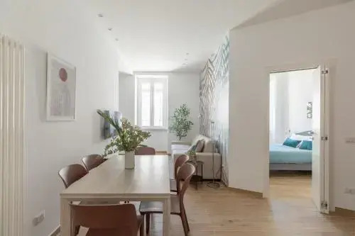 Iflat Colorful And Bright Apartament In Monti