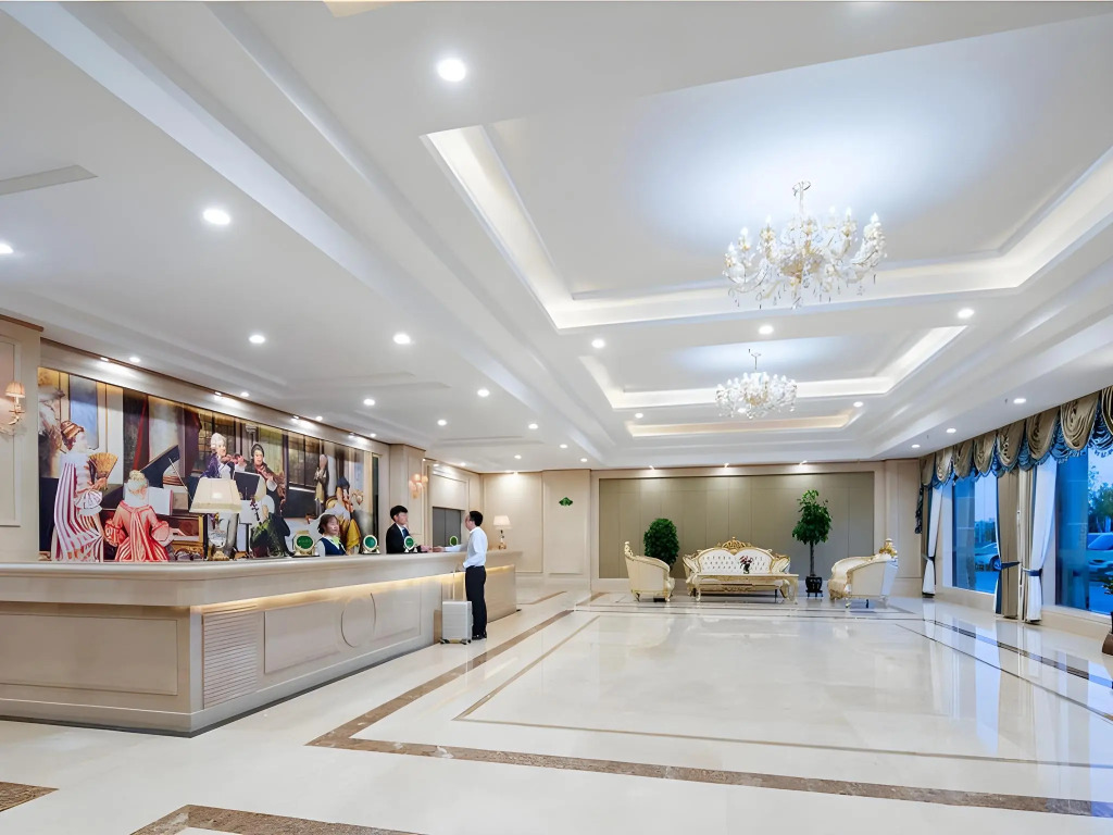 Vienna International Hotel of  Yingbin Road Altay Airport
