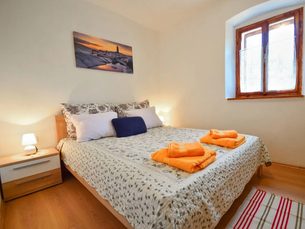 Ledi Tar in Tar With 1 Bedrooms and 1 5 Bathrooms