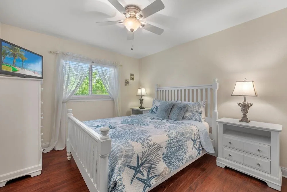 Luxurious Villa, Water Views, Heated Pool and Spa - Villa Lakeside Lookout - Roelens
