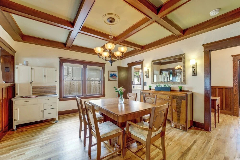 3 Blocks to Plaza! Historic Prescott Gem w/ Grill