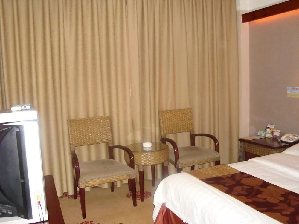 Qujing Derun Hotel