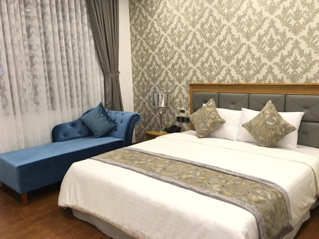 Le Duy Grand Hotel