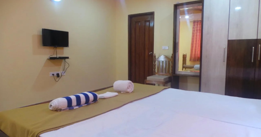 Meera Motels & Residency