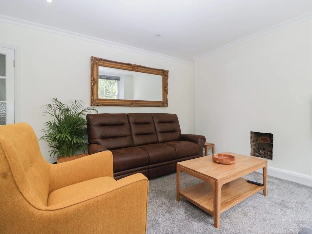Flat 2 Battledown Grange