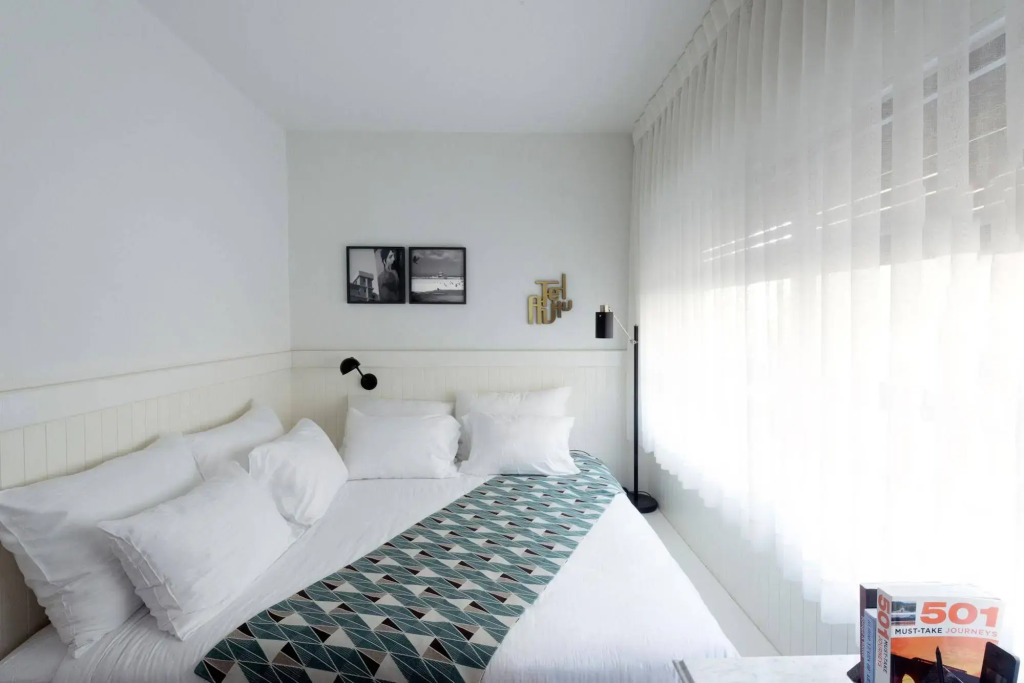 Lily & Bloom Boutique Hotel