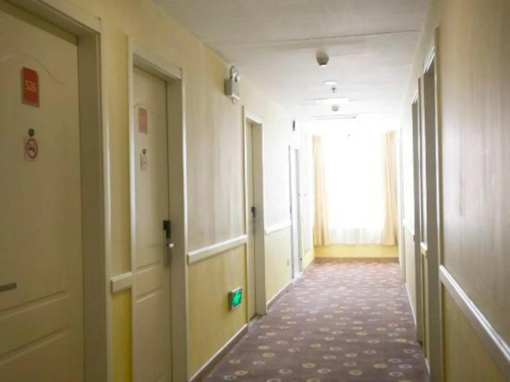 Rui Bai Cloud Hotel Home Inn (Wuhu Railway Station Branch)