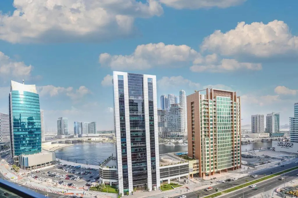 Luxurious Studio , 5 mins from BURJ KHALIFA with Canal view!!