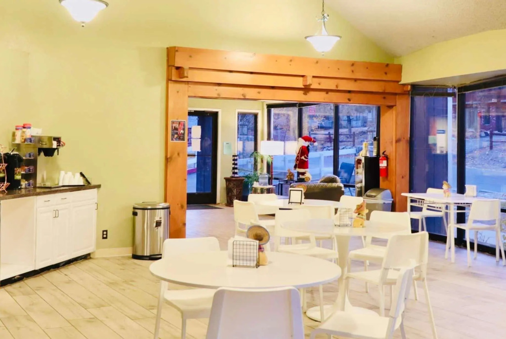 Travelodge by Wyndham Big Bear Lake CA