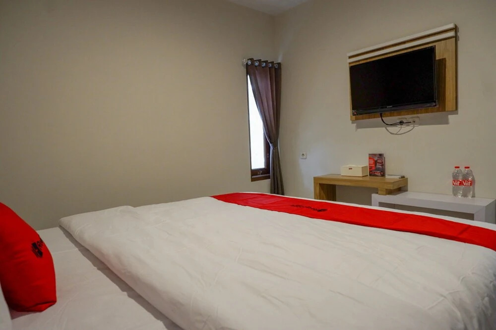 Kurnia Guest House by RedDoorz