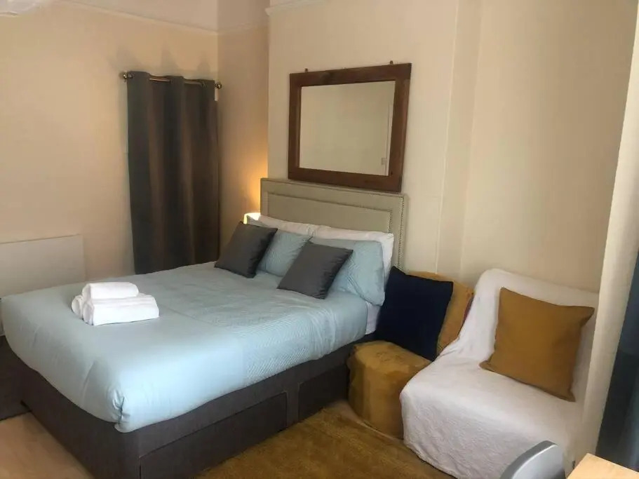 Marcela's Place - Private Studio near Heathrow