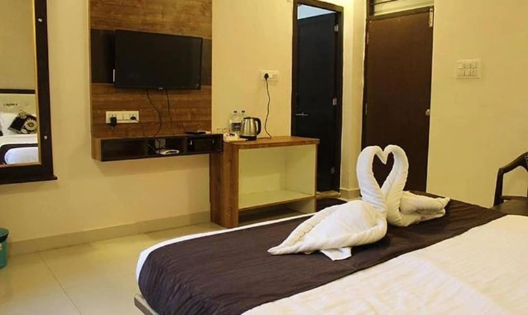 Fabhotel Prime The Kushal Bagh Palace
