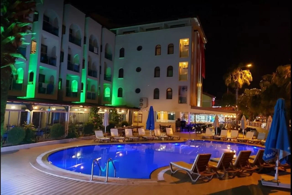 Astoria Life Hotel