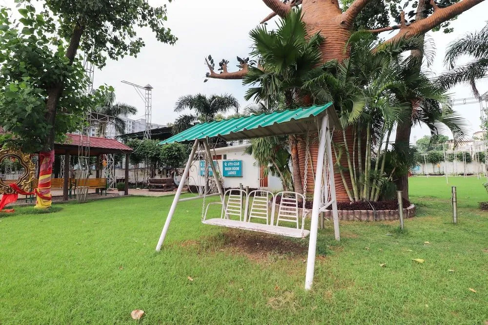 Oyo 60162 City Club And Hotels