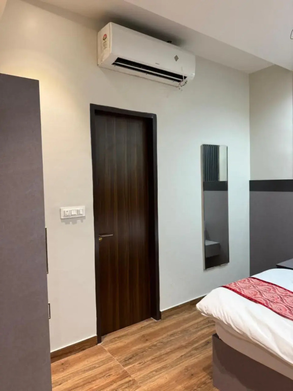 Oyo 18446 Hotel M9