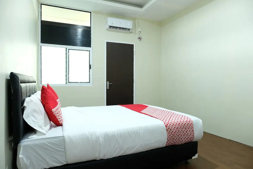 Guest House D'makmoer by OYO Rooms