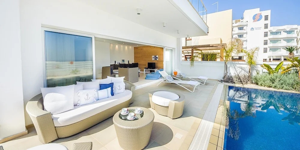 Rent Private Villa 100