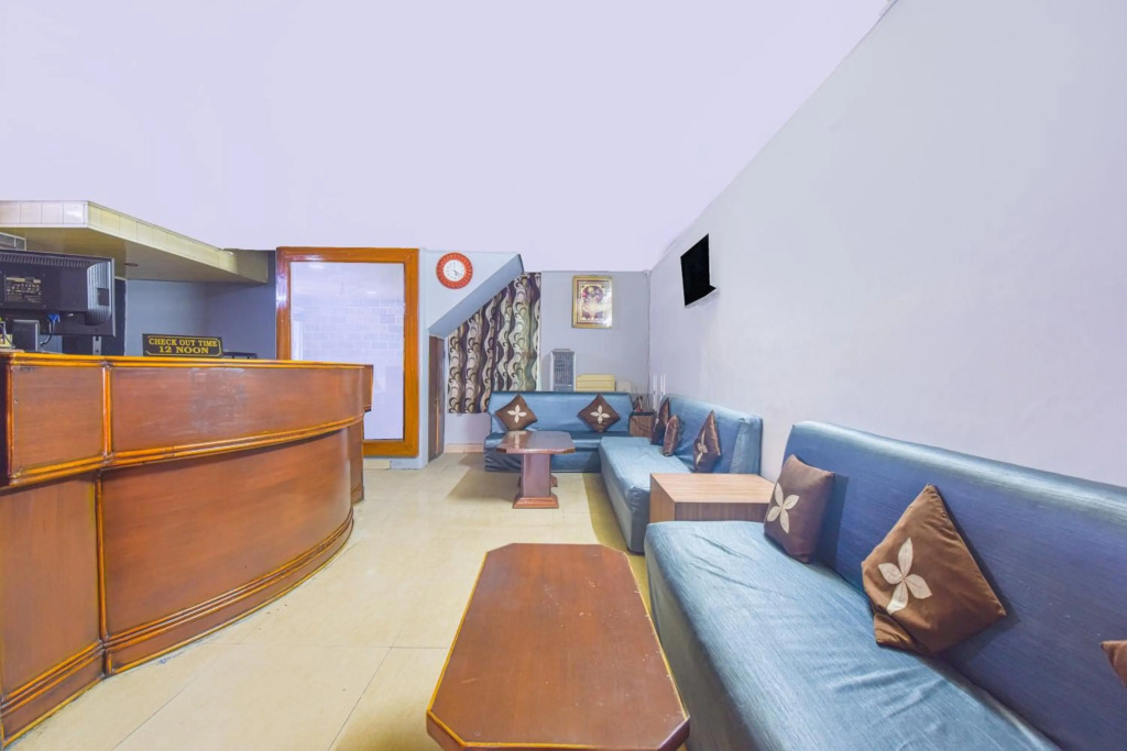 OYO 70349 Hotel Shan