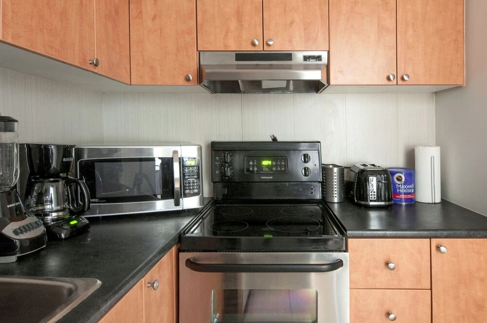 Comfortable Downtown Studio Apartment by Namastay
