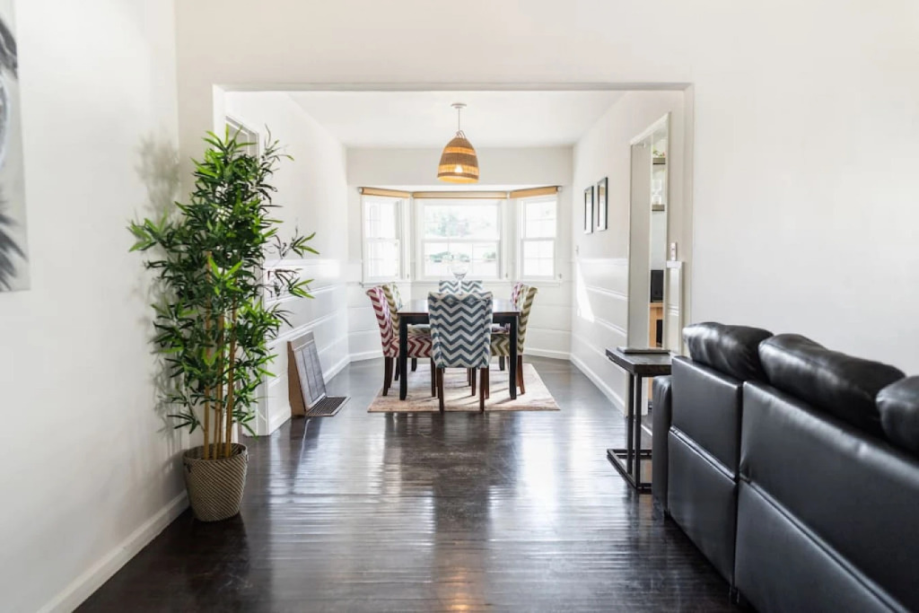 Updated Well-Appointed 3-Bedroom Home In Beautiful Burbank Neighborhood  (P49)