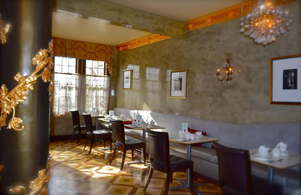 The Inn at Del Monte Beach
