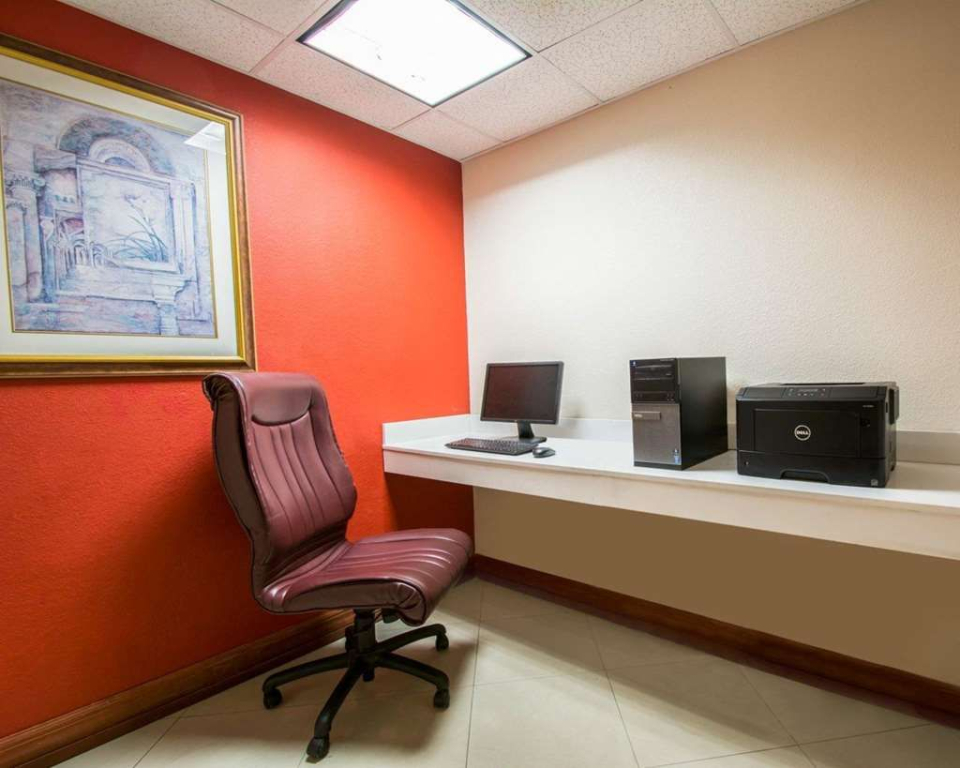 Comfort Suites