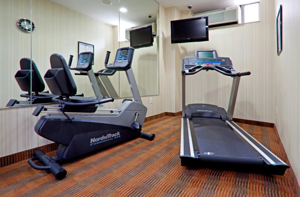 Holiday Inn Express Laguardia Airport