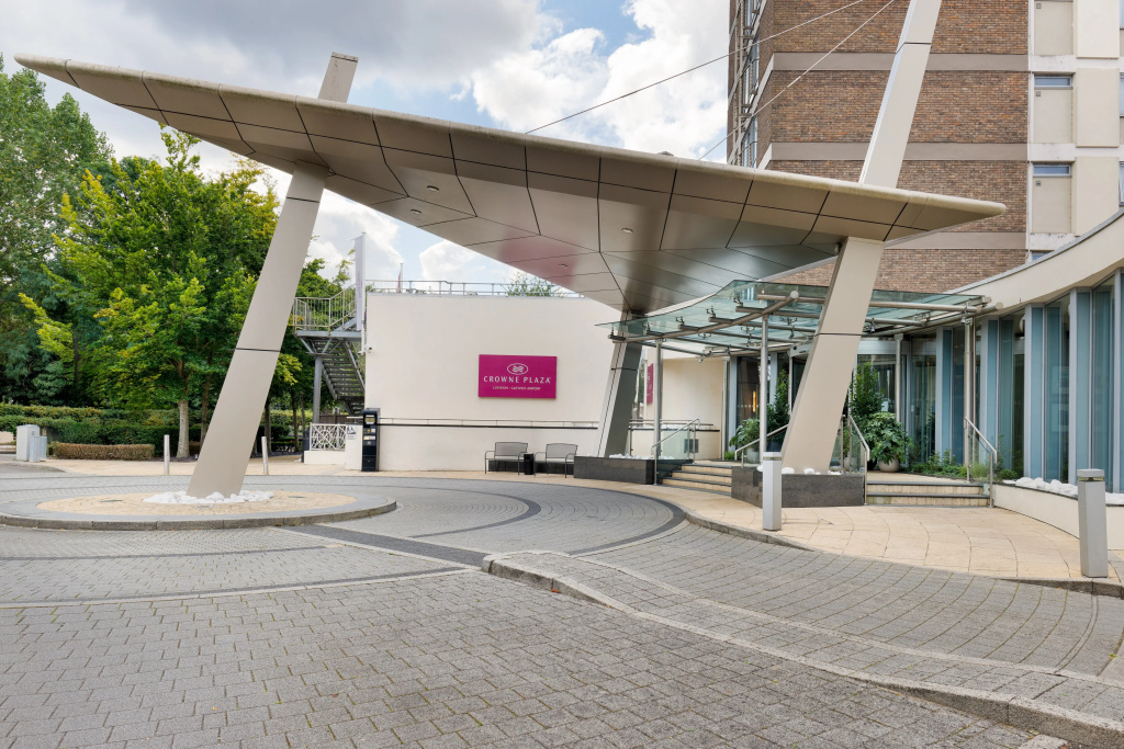 Crowne Plaza London - Gatwick Airport by IHG