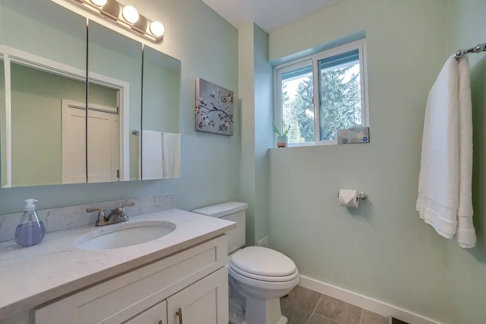 Bellevue Abode: Balcony, 13 Mi to Downtown Seattle