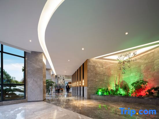 Rongyu International Hotel (Jishhou Municipal Government Ganzhou Ancient City Branch)