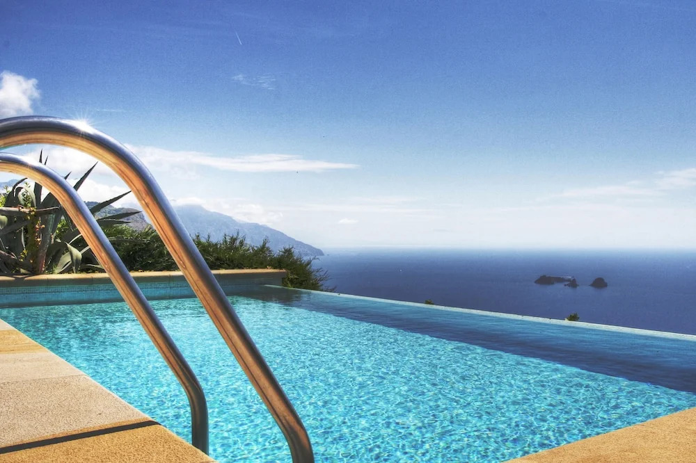 AMORE RENTALS - Villa Raffaella