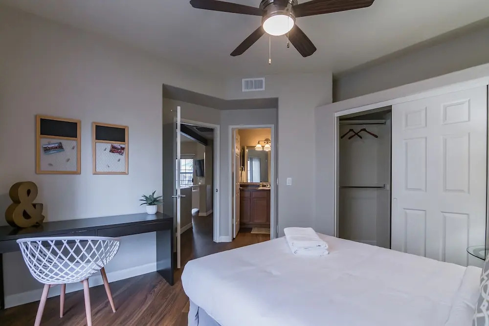 Luxury Scottsdale Suite + Pool + Gym