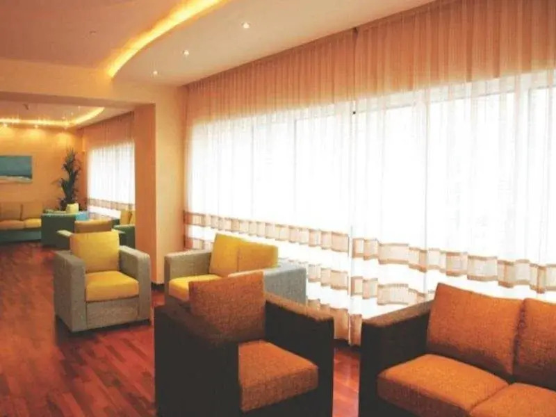 Laurent & Benon Suites - Santacruz East