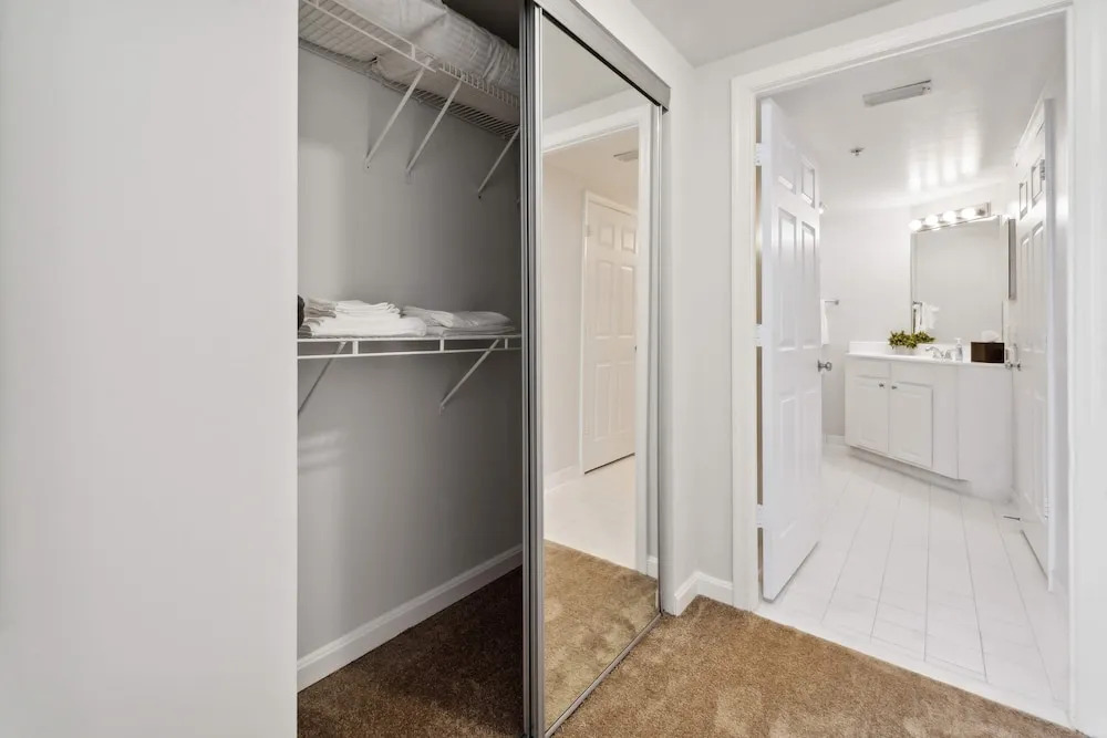 2BR Luxury City Suite With Gym & Pool
