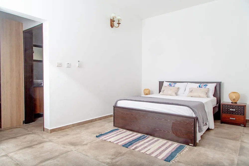 2-bed Apt, Sleeps 5, Near Beau Vallon Beach