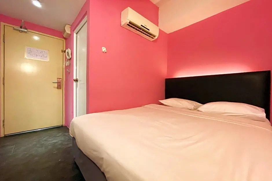 OYO 90484 Bright Hotel