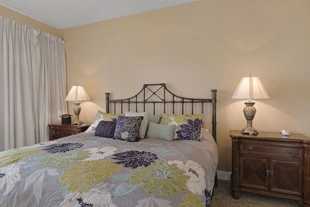 Gulf Crest Condominium #0905 - 2 Br Condo